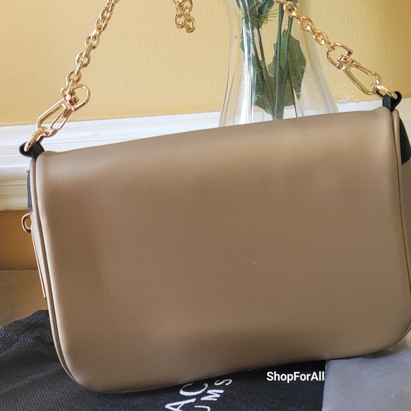 Versace - Picture 12 of 12